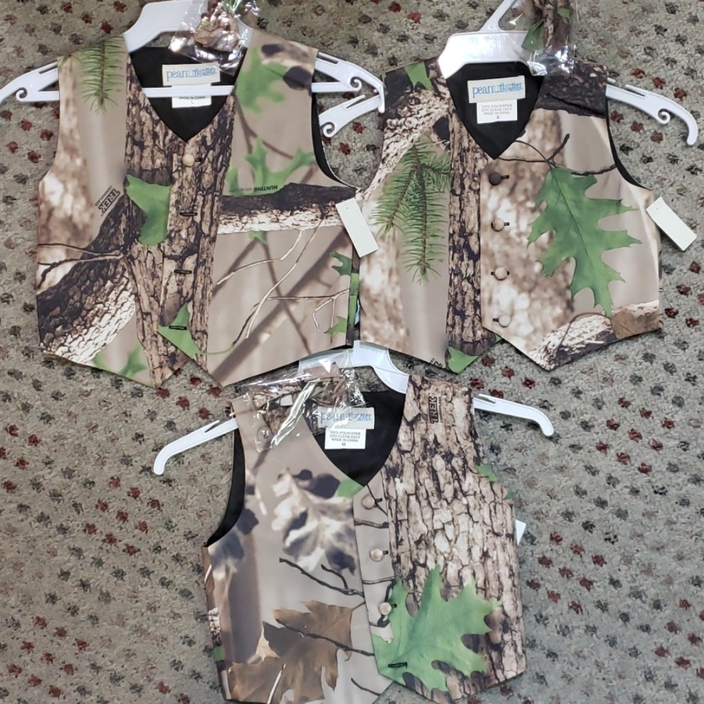 NWT Camo Boy Vest & bow tie, size sm, Med, & Lg